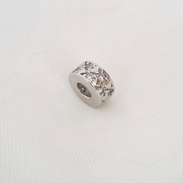 CHARM PANDOR ARO BRILLANTE PLATA