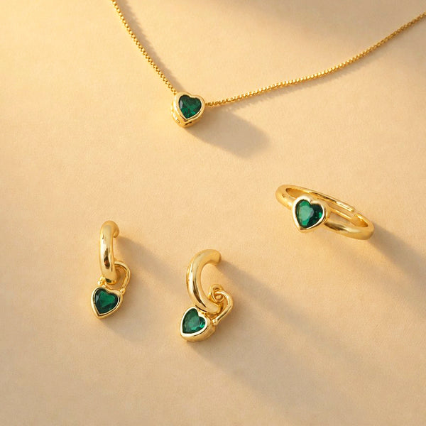 GRATIS LETRA✨SET CADENA, MINIAROS  Y SORTIJA CORAZON SOLITAIRE VERDE